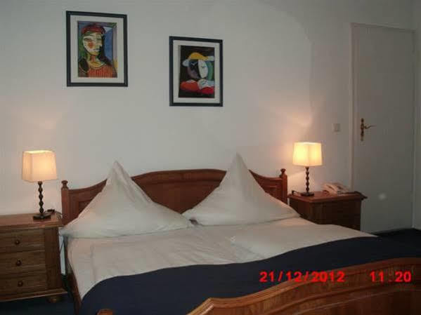 Badischer Hof Hotel มานไฮม์ ภายนอก รูปภาพ